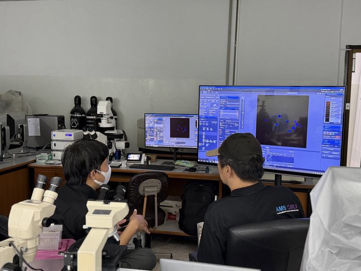 การสาธิตการถ่ายภาพด้วย Apotome 3